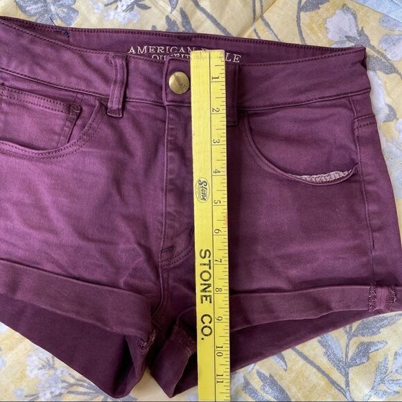 American Eagle Hi-Rise Shorties in‎ Maroon - Size 6 - Picture 7 of 8